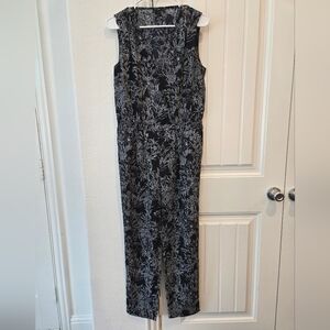 Ann‎ Taylor Black and White Patterned Garment